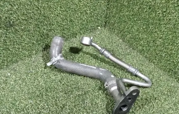 Coolant pipe/hose