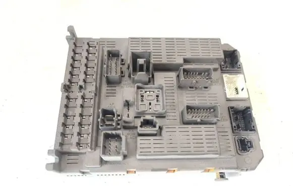 Peugeot 807 Fuse module 1499704080
