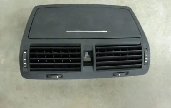 Skoda Octavia Mk2 (1Z) Dash center air vent grill 1Z0820951 28063