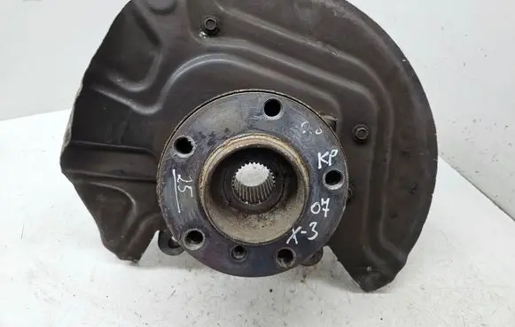 BMW X3 E83 Front wheel hub