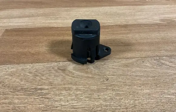 Volvo V50 Radiator mount bracket 30639749
