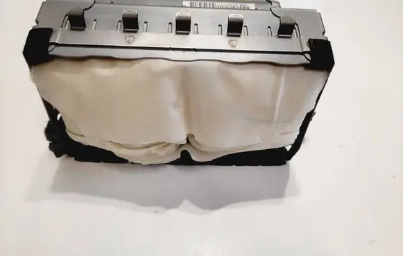 Mitsubishi Grandis Passenger airbag