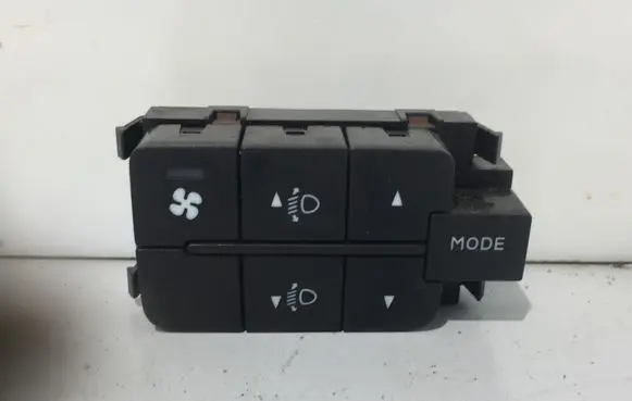 Peugeot Boxer Headlight level height control switch 7355331130 30280552 B569