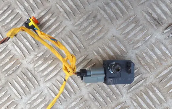 Chevrolet Cruze Airbag deployment crash/impact sensor 13502577