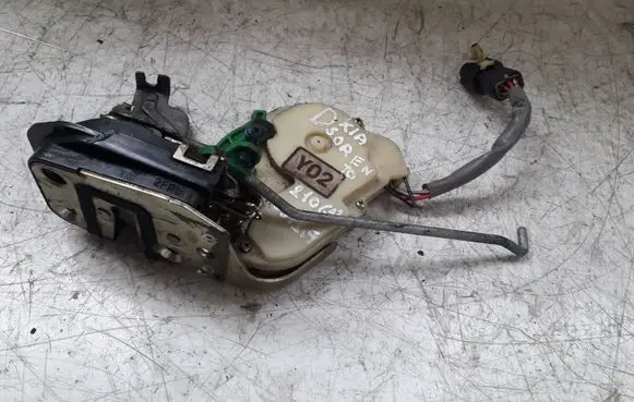 KIA Sorento Front door lock 020530