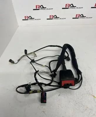 Volkswagen Jetta VI Front seatbelt buckle 8E1857756F