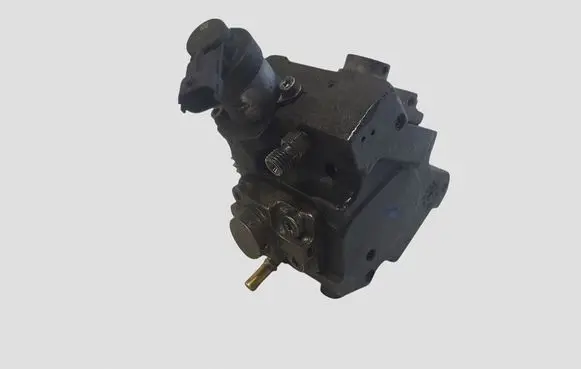 Nissan Qashqai Fuel injection high pressure pump 0445010250 8201045496