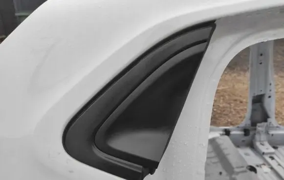 Renault Clio V Front arch trim 