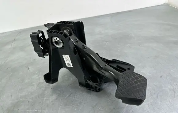 Volkswagen Tiguan Allspace Brake pedal 5QN723058A