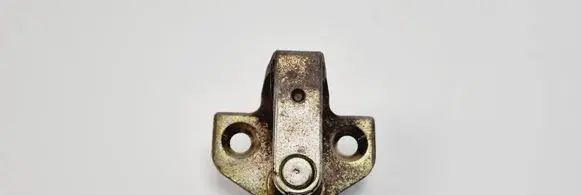 Ford Focus Front door lock loop/hook striker 96BGF21982AH
