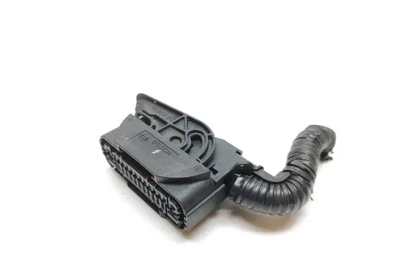 Nissan Navara D23 ABS module connector plug 19284057