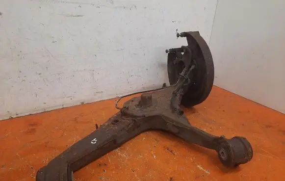 Volkswagen Transporter - Caravelle T4 Front wheel hub spindle knuckle