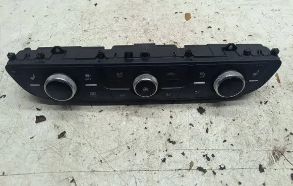 Audi Q7 4M Climate control unit 4M0820043 5HB01309225