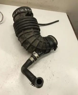 Nissan Terrano Turbo air intake inlet pipe/hose 165782X800