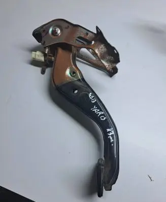 Toyota Yaris Brake pedal