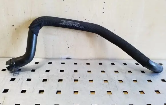 Mercedes-Benz GLC X253 C253 Engine coolant pipe/hose A2535019082