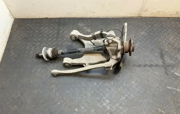 BMW 6 F12 F13 Rear wheel hub spindle/knuckle 6796146