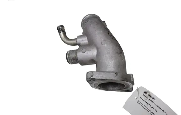 Nissan Juke I F15 Engine coolant pipe/hose