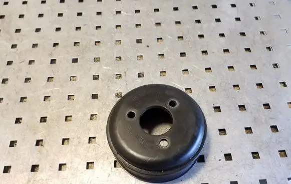 Land Rover Discovery 3 - LR3 Water pump pulley 4H2Q8610BC PQS500280