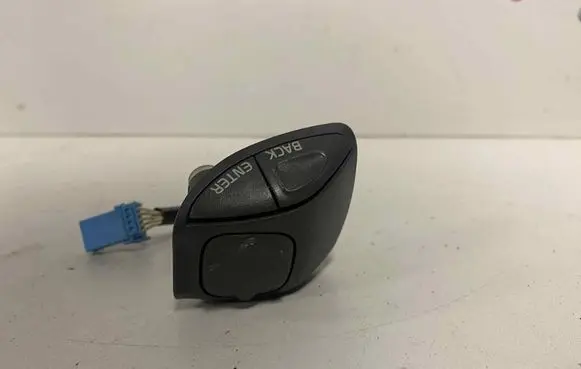Volvo S80 Steering wheel buttons/switches 8651215 02W08
