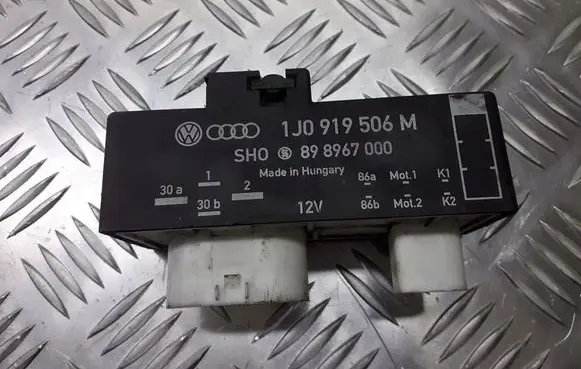 Volkswagen Polo IV 9N3 Coolant fan relay 1J0919506M