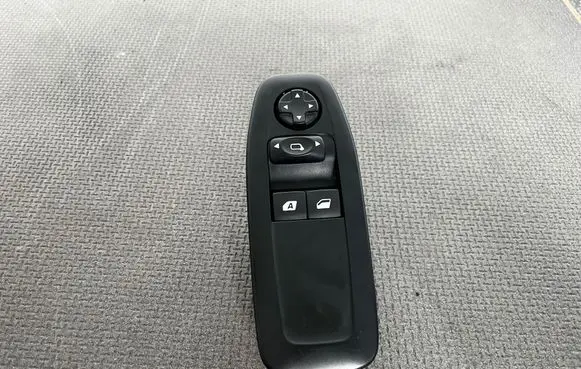 Peugeot 208 I Electric window control switch 96751127ZD 212343 3838