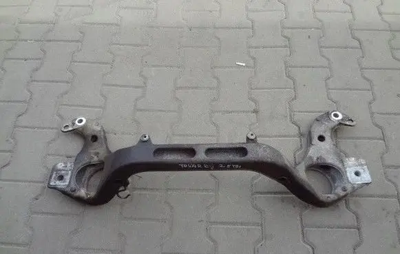 Volkswagen Touareg I Front subframe 7L6199207