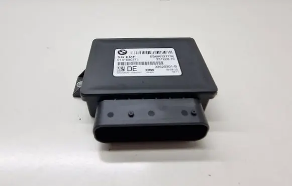 BMW X3 F25 Hand brake control module 6863277 23122010 0141080271