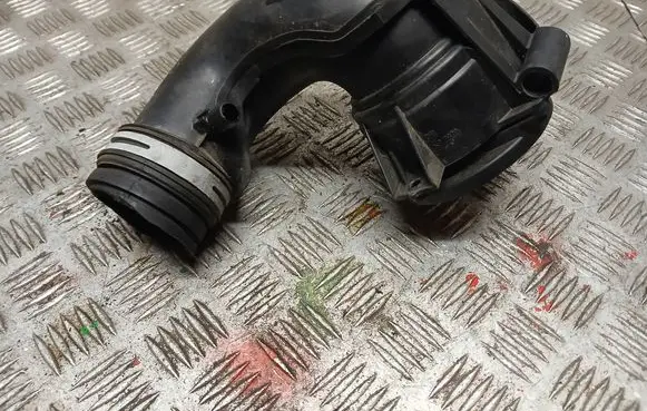 Mercedes-Benz C W203 Air intake hose/pipe A2710900629