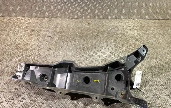Volvo XC90 Fender mounting bracket 31391777