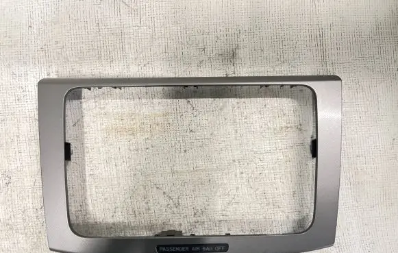 Volkswagen PASSAT B6 Radio/GPS head unit trim 318410100