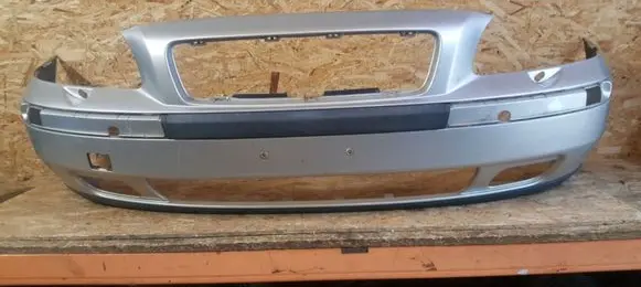 Volvo V70 Front bumper 09484239