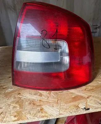 Skoda Octavia Mk2 (1Z) Rear/tail lights 945096B