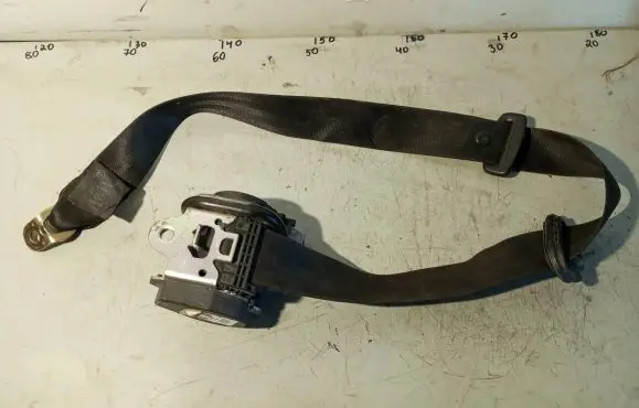 Skoda Octavia Mk2 (1Z) Front seatbelt 1Z0857701A