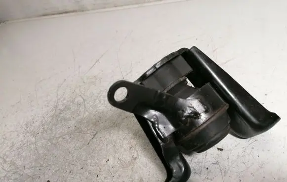 Toyota Corolla Verso AR10 Engine mount bracket
