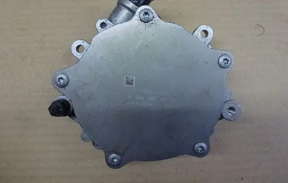 Mercedes-Benz GLC C253 Vacuum pump A2641800000TII