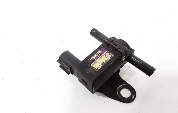 Mazda 3 I Valve vacuum 1362002731