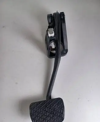 Mercedes-Benz CLA C117 X117 W117 Brake pedal A2462900019 A2462920208