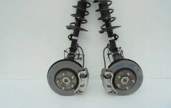 Nissan Juke I F15 Front wheel hub spindle knuckle