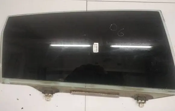 Toyota Corolla Verso AR10 Rear door window glass AS2