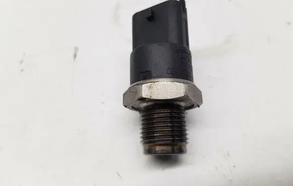 Fuel pressure sensor