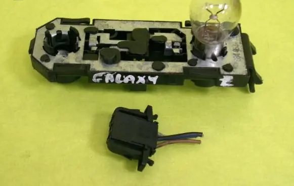 Ford Galaxy Tail light bulb cover holder