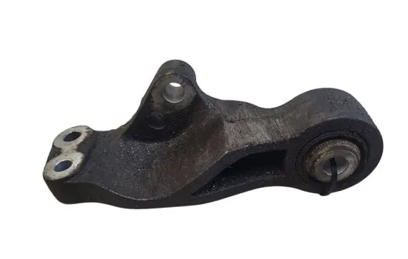Engine mounting bracket