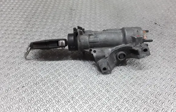 Volkswagen PASSAT B5.5 Ignition lock 4B0905851C