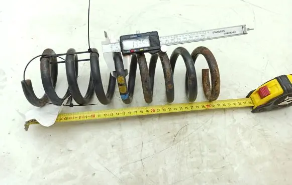 Mercedes-Benz C W203 Rear coil spring