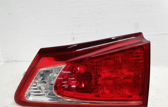 Lexus IS 220D-250-350 Tailgate rear/tail lights