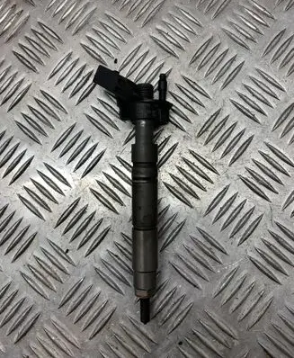Jeep Grand Cherokee (WK) Fuel injector A6420701387