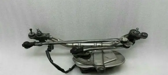 Maserati GranTurismo Front wiper linkage and motor 159200