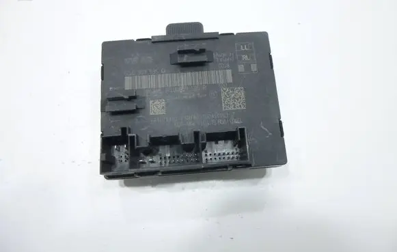 Volkswagen PASSAT B8 Door control unit/module 5Q0959595D 5Q0959595B