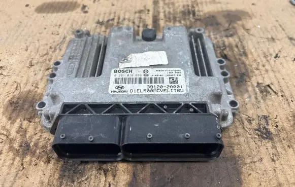 Hyundai i40 Engine control unit/module 391202A001 1039S71832 0281019639